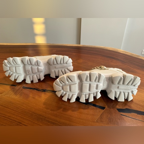 Prada Cloudbust Thunder “chalk white” sneaker. Brand new. Men’s size 9 - Picture 4 of 7